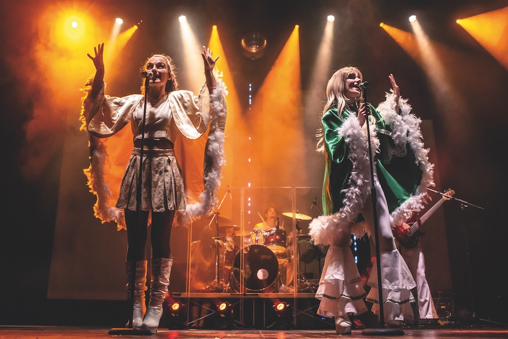 Klappeauf Karlsruhe - Artikel:
Ein Traum von Abba Bild:
Ein Traum von Abba