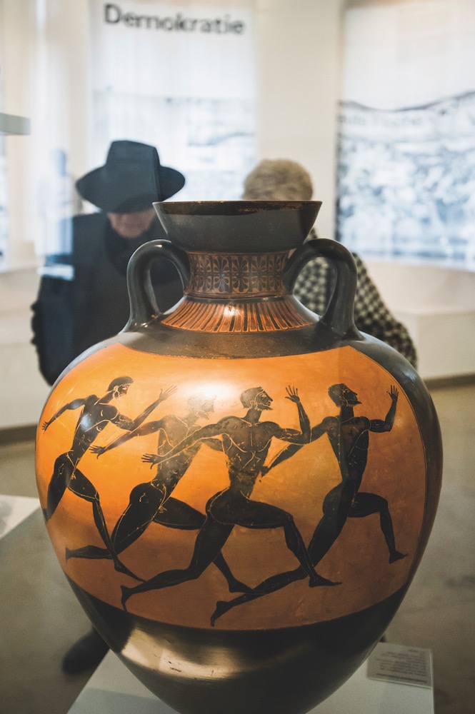 Bild: Griechische Vasenkunst bei der Kamuna