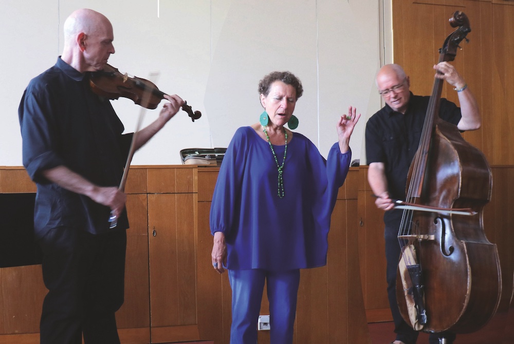 Klappeauf Karlsruhe - Artikel: Impro mit Stimme Bild: Impro mit Stimme