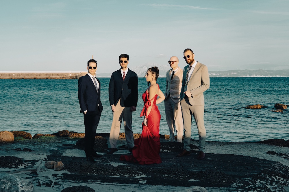 Bild: Paula Bilá & “The Leaning in Underground"