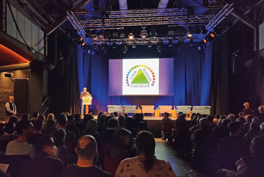 Bild: Sprechen wir wieder miteinander?